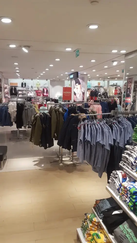 LC WAIKIKI — Kadın Giyim, Merkez · fotoğraf 3