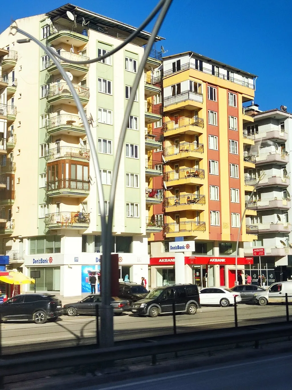 DenizBank Uşak Şubesi — Bankalar, Merkez · fotoğraf 1