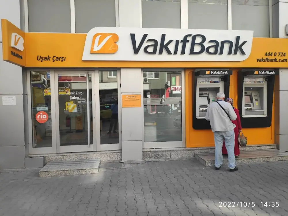 VakıfBank Uşak Çarşı Şubesi — Bankalar, Merkez · fotoğraf 3