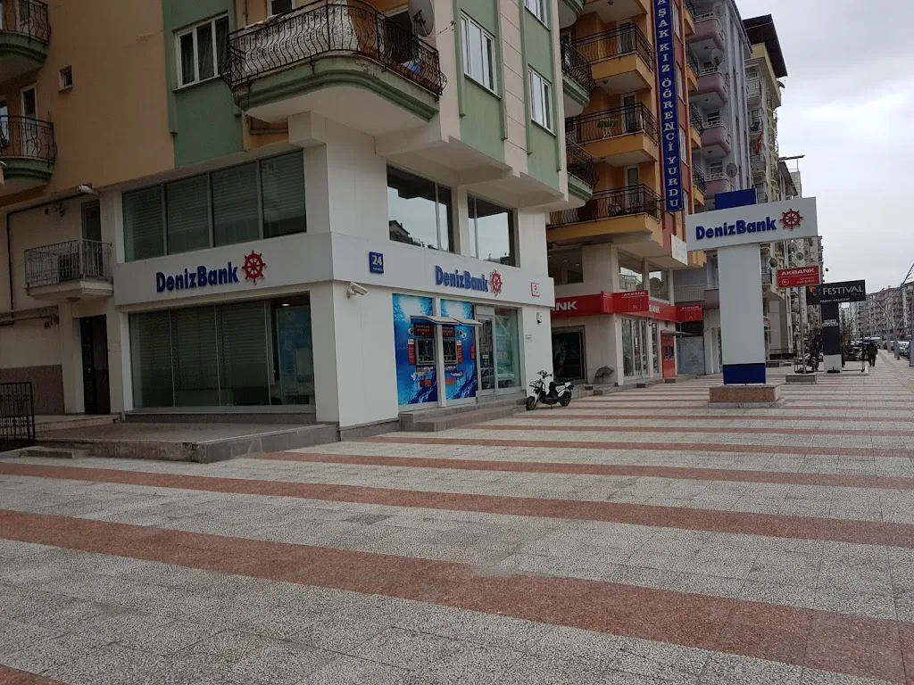DenizBank Uşak Bulvar Şubesi — Bankalar, Merkez · fotoğraf 1