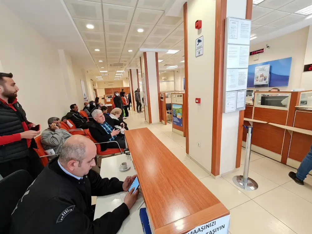 Türkiye İş Bankası Banaz/Uşak Şubesi — Bankalar, Banaz · fotoğraf 3