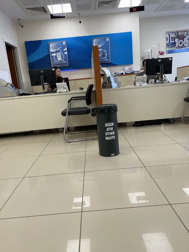 Türkiye İş Bankası Sivaslı/Uşak Şubesi — Bankalar, Sivaslı · fotoğraf 4