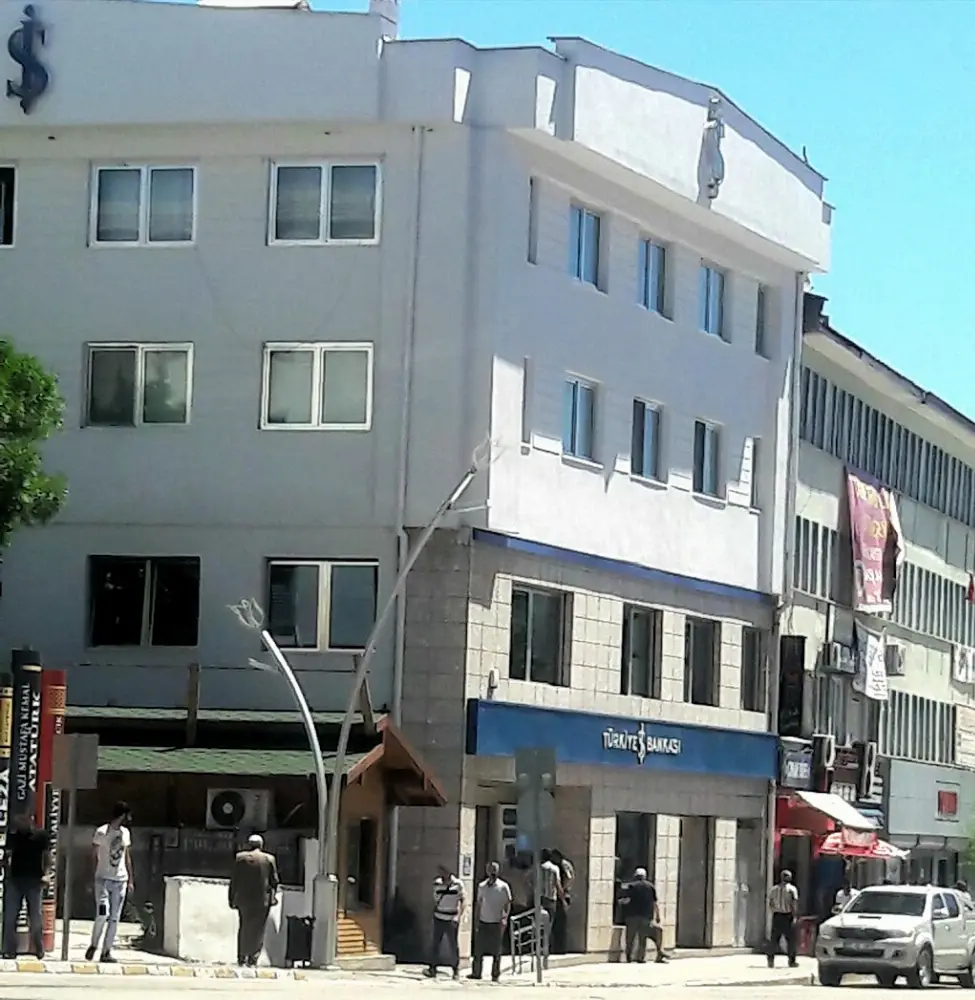 Türkiye İş Bankası Tunceli Şubesi — Bankalar, Merkez · fotoğraf 4