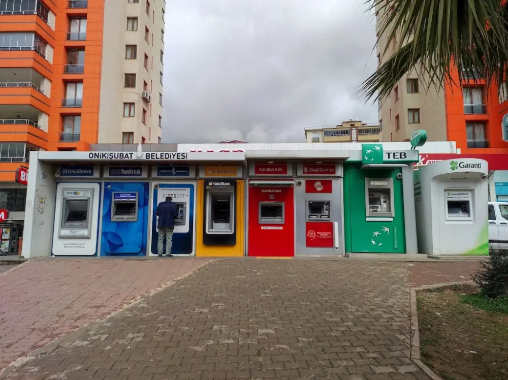 Türkiye İş Bankası Bankamatik — Bankalar, Onikişubat · fotoğraf 2