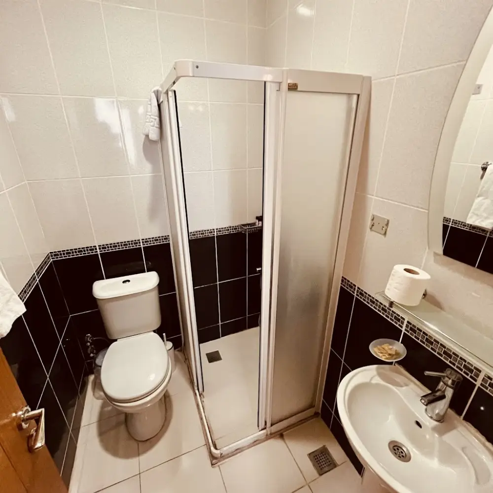 By Şükrü Otel — Oteller, Türkoğlu · fotoğraf 3