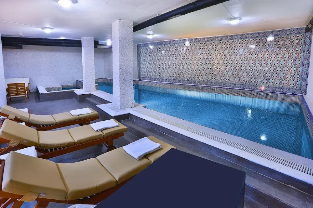 White Monarch Hotel — Oteller, Şişli · fotoğraf 3