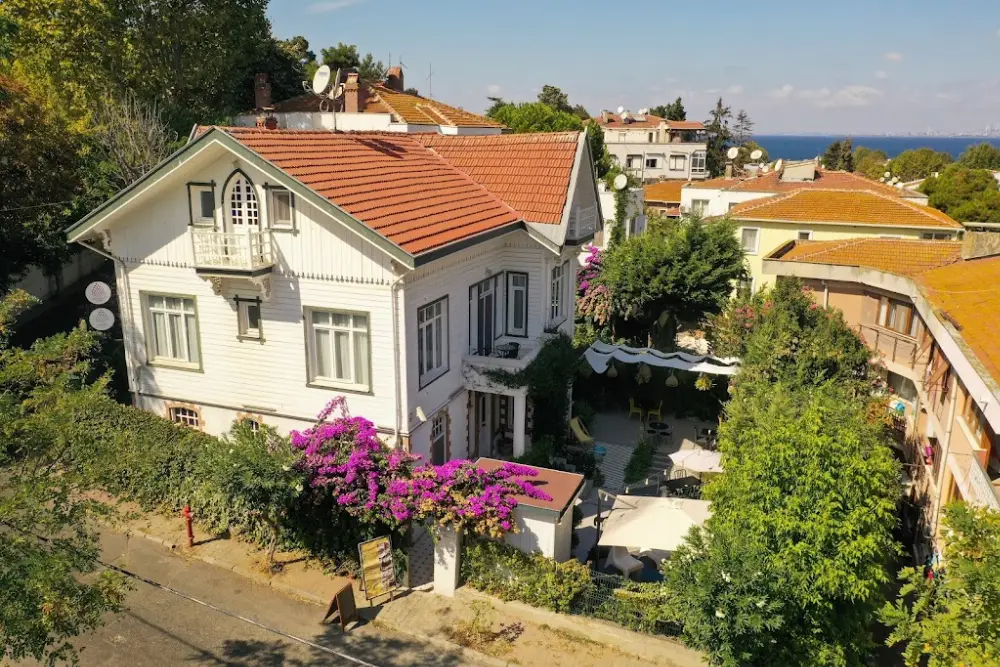 Sergüzeşt Otel Büyükada — Oteller, Türkoğlu · fotoğraf 4