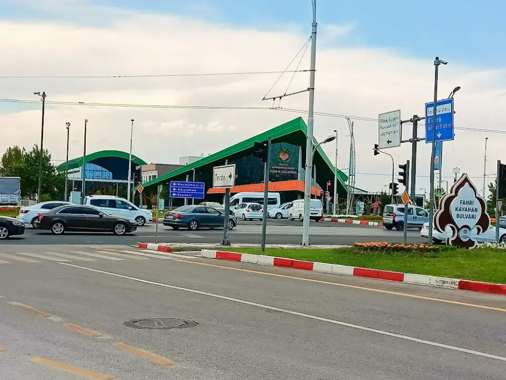 Malatya Büyükşehir Belediyesi Yaşam ve Spor Merkezi — Yüzme Havuzları, Yeşilyurt · fotoğraf 5