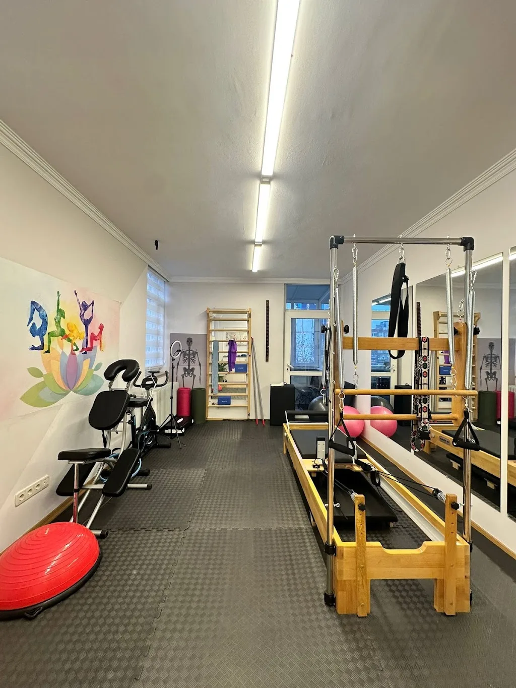 Fizyoformer Fizyoterapi ve Danışmanlık & Pilates Merkezi — Fizyoterapistler, Beşiktaş · fotoğraf 1