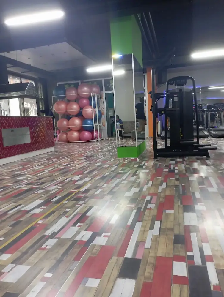 Sultanlar Sarayi Spor Kompleksi — Yüzme Havuzları · fotoğraf 2