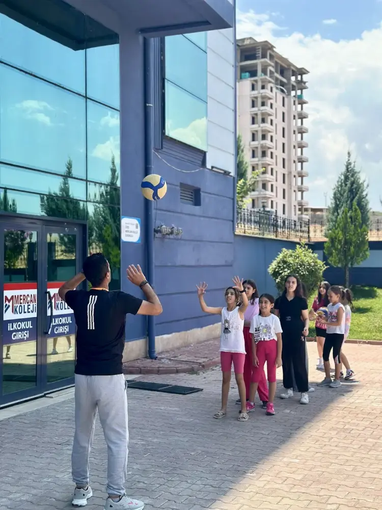 Mercan Spor ve Sanat Merkezi — Yüzme Havuzları, Yeşilyurt · fotoğraf 5