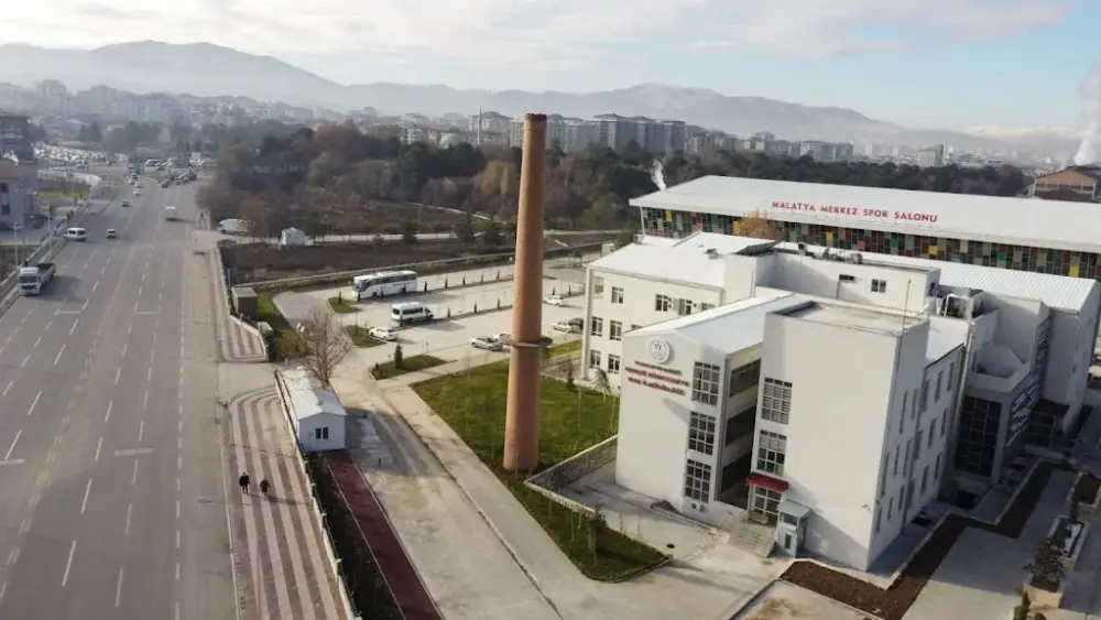 Malatya Gençlik ve Spor İl Müdürlüğü — Yüzme Havuzları, Yeşilyurt · fotoğraf 2