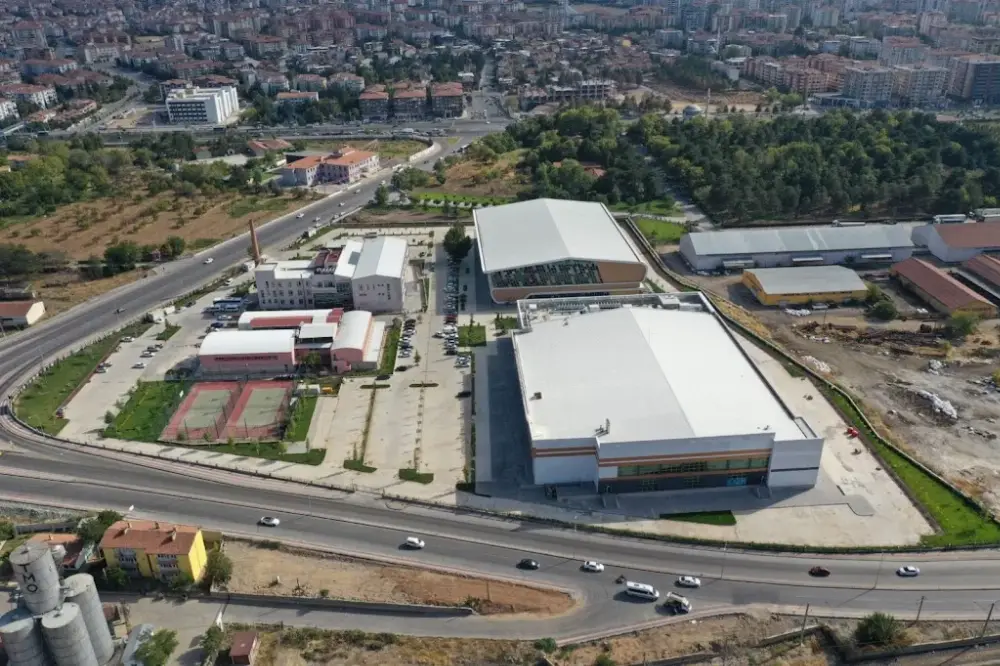 Malatya Gençlik ve Spor İl Müdürlüğü — Yüzme Havuzları, Yeşilyurt · fotoğraf 4