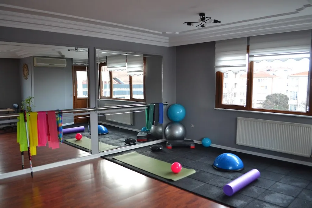 Atlas Rehab Center — Fizyoterapistler, Bakırköy · fotoğraf 1