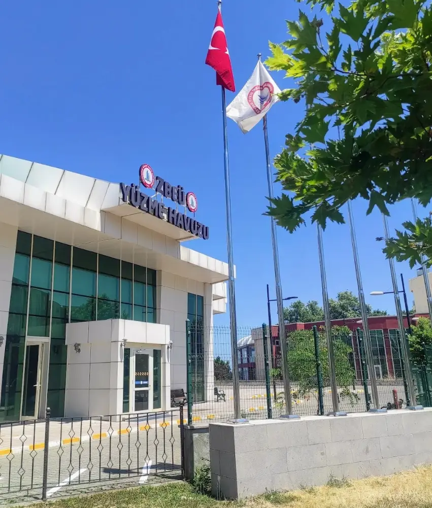Beü Yarı Olimpik Yüzme Havuzu — Yüzme Havuzları · fotoğraf 3