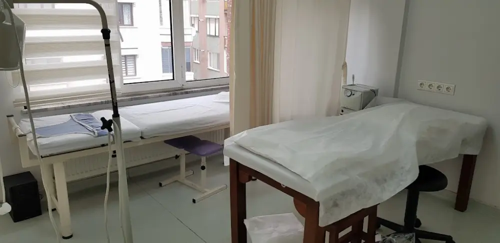 Fizyorom Fizik Tedavi Rehabilitasyon Merkezi — Fizyoterapistler, Bakırköy · fotoğraf 3