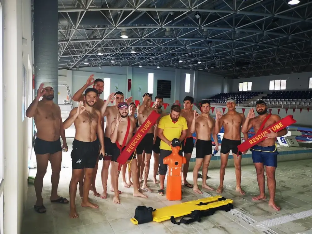 Düzce Üniversitesi Kapalı Yüzme Havuzu — Yüzme Havuzları, Merkez · fotoğraf 4