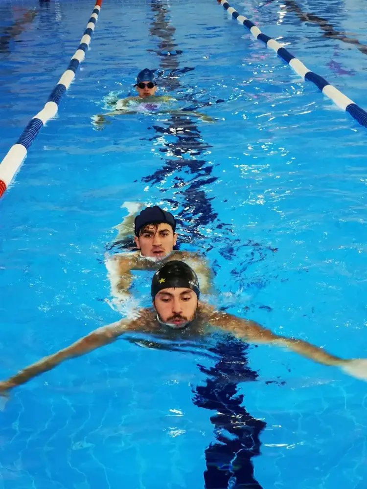 Düzce Üniversitesi Kapalı Yüzme Havuzu — Yüzme Havuzları, Merkez · fotoğraf 5