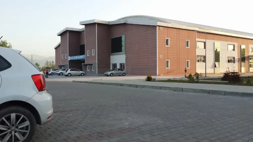 T.C Gençlik ve Spor Bakanlığı Yüzme Havuzu — Yüzme Havuzları · fotoğraf 5
