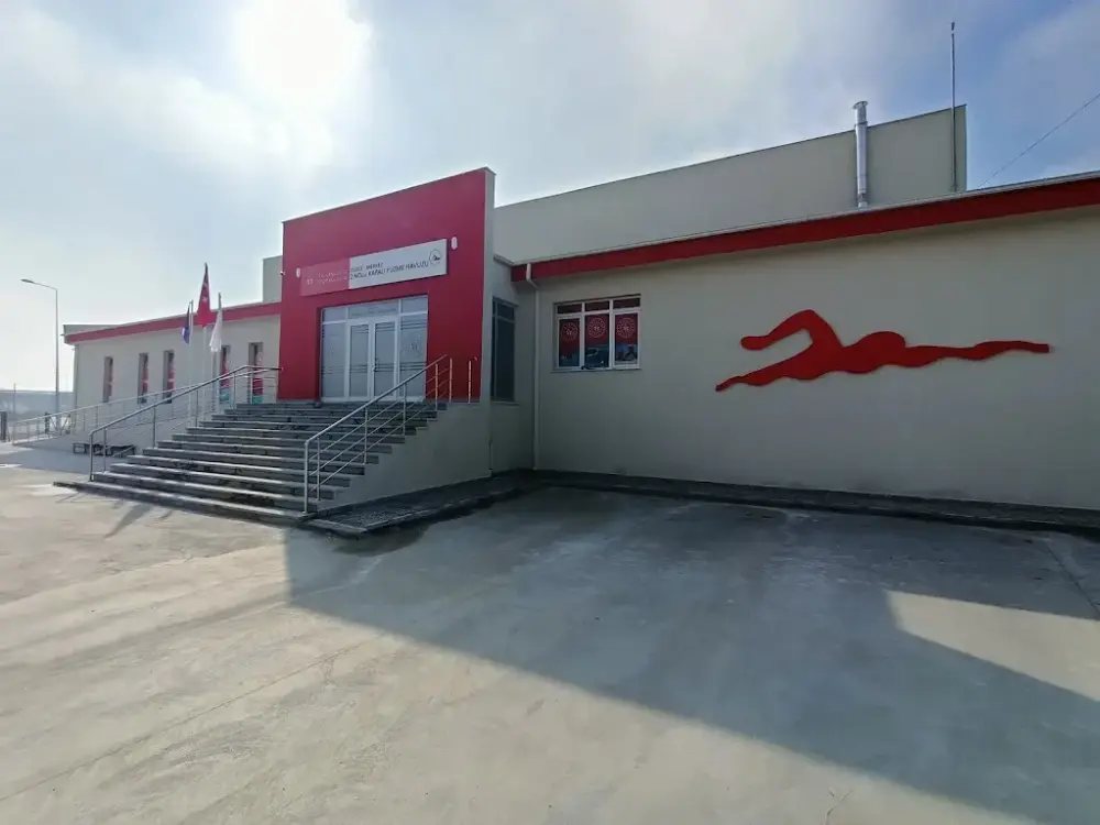 Düzce 2 Nolu Yüzme Havuzu — Yüzme Havuzları, Çilimli · fotoğraf 4