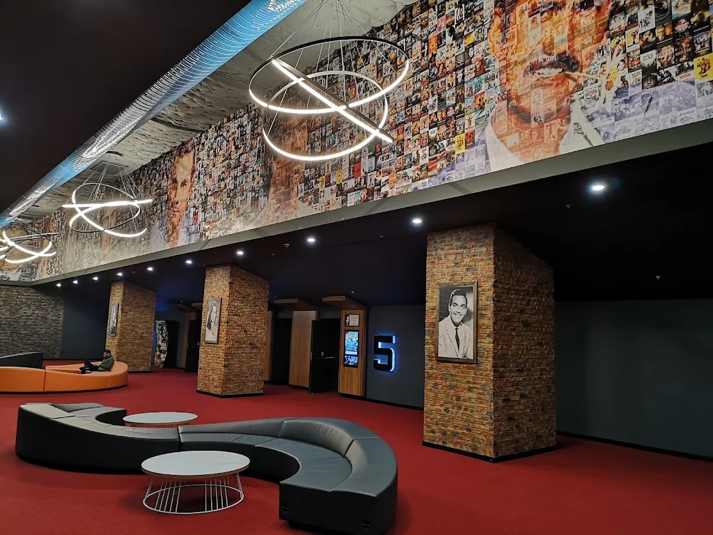 Avşar Sinema / Kartal İstMarina Avşar — Sinemalar, Kartal · fotoğraf 1