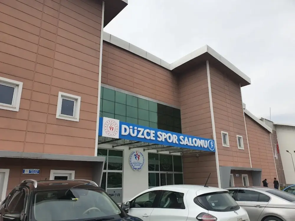 Düzce Gençlik ve Spor İl Müdürlüğü Yüzme Havuzu — Yüzme Havuzları · fotoğraf 2
