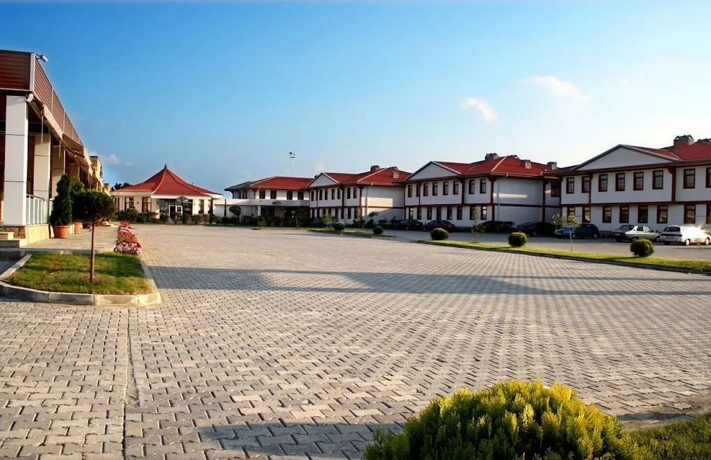 Pelemir Otel Düzce — Yüzme Havuzları · fotoğraf 1