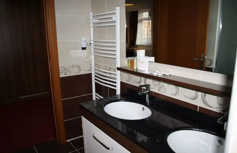 Pelemir Otel Düzce — Yüzme Havuzları · fotoğraf 4