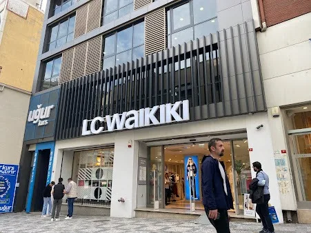 LC WAIKIKI Kadıköy — Kadın Giyim, Kadıköy · fotoğraf 4