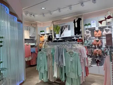LC WAIKIKI Capitol AVM Üsküdar — Kadın Giyim, Üsküdar · fotoğraf 4