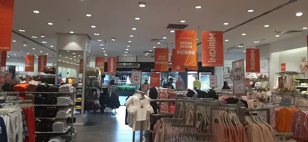 LC WAIKIKI Arena Park AVM Küçükçekmece — Kadın Giyim, Küçükçekmece · fotoğraf 2