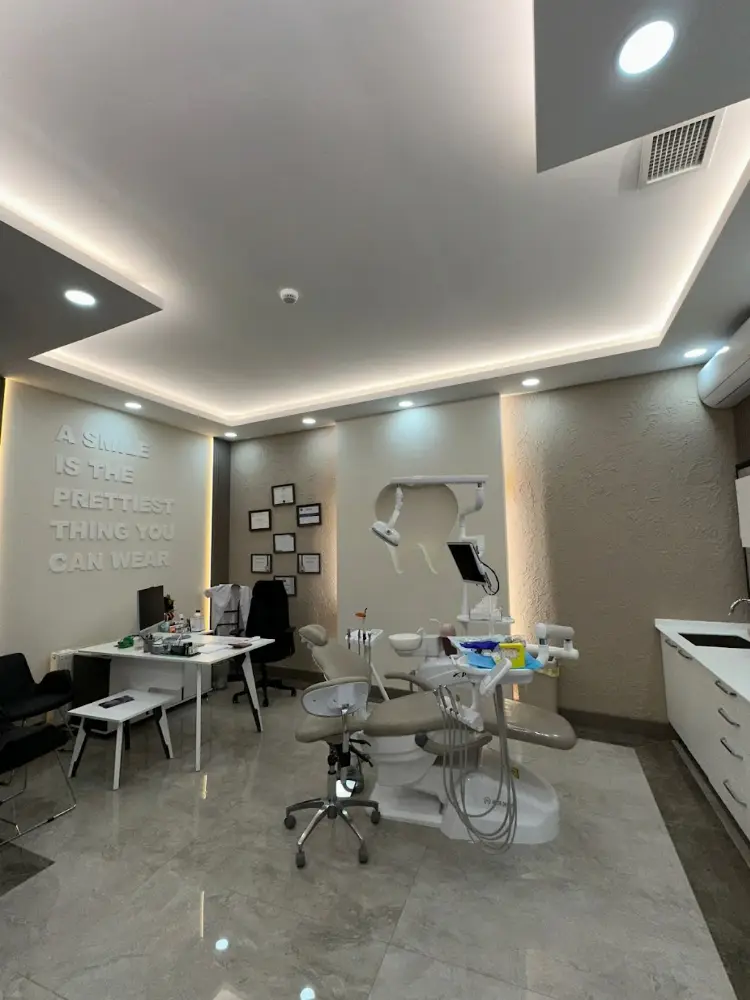 Gürses Dental Kağıthane Ağız ve Diş Sağlığı Polikliniği — Diş Hekimleri, Kağıthane · fotoğraf 2