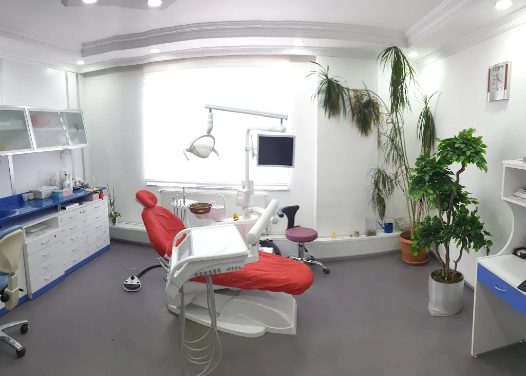 Sadabad Diş Kliniği — Diş Hekimleri, Kağıthane · fotoğraf 1