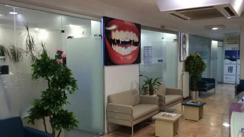 Sadabad Diş Kliniği — Diş Hekimleri, Kağıthane · fotoğraf 2