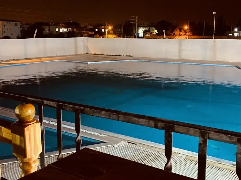Yüzme Havuzu — Yüzme Havuzları, Merkez · fotoğraf 2