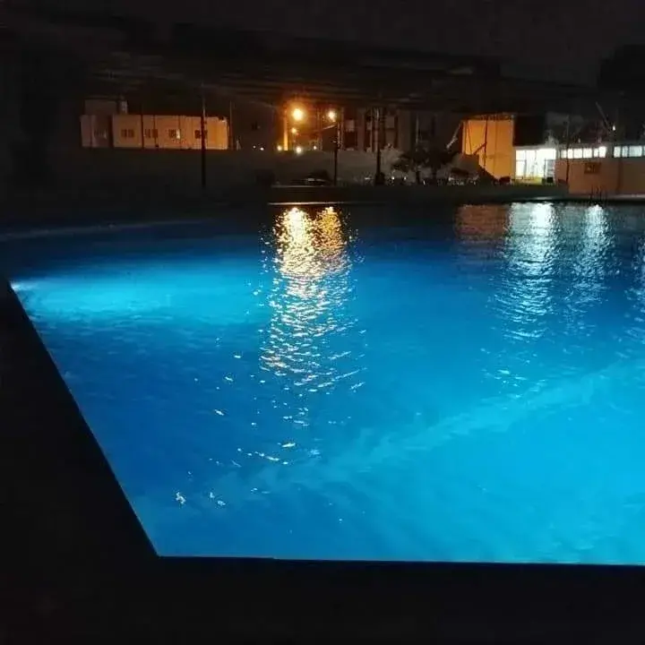 Yüzme Havuzu — Yüzme Havuzları, Merkez · fotoğraf 3