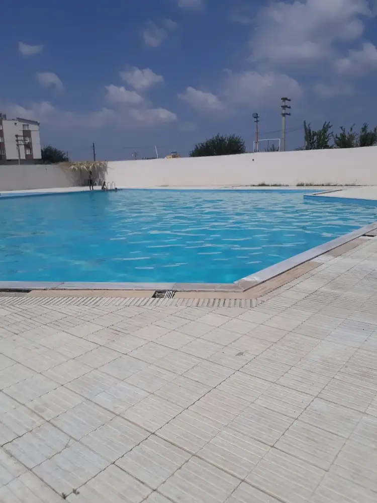 Yüzme Havuzu — Yüzme Havuzları, Merkez · fotoğraf 4