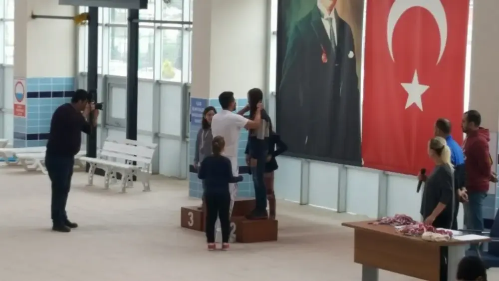 Tosyalı Kapalı Olimpik Yüzme Havuzu — Yüzme Havuzları, Merkez · fotoğraf 2