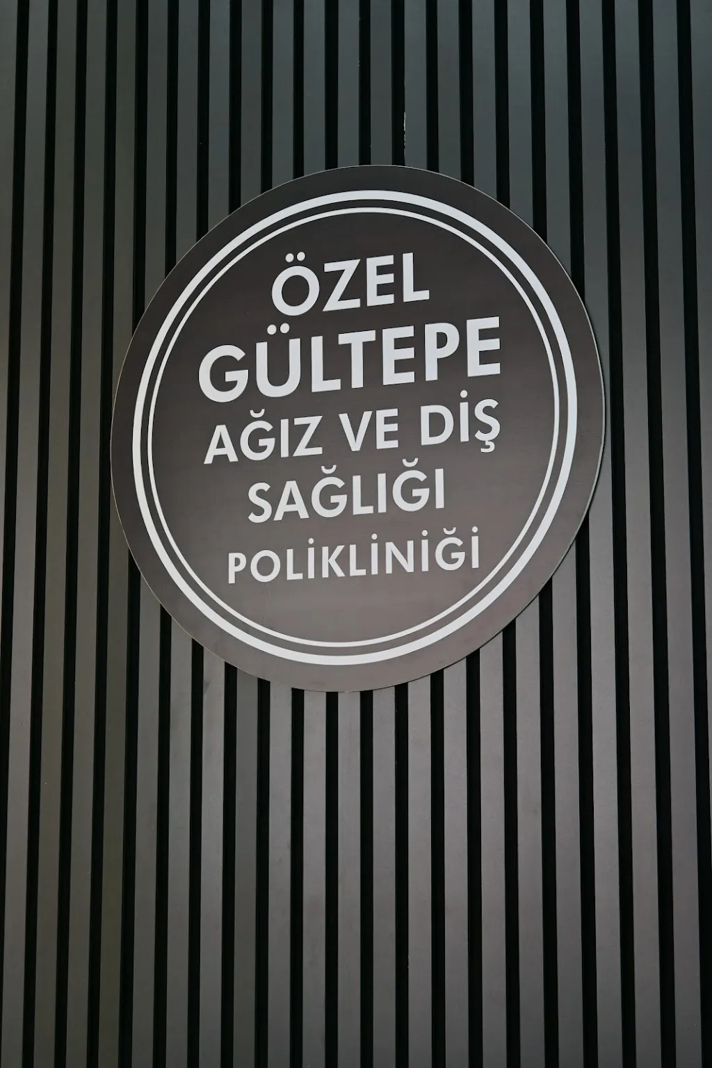 ÖZEL GÜLTEPE AĞIZ VE DİŞ SAĞLIĞI POLİKLİNİĞİ — Diş Hekimleri, Kağıthane · fotoğraf 1