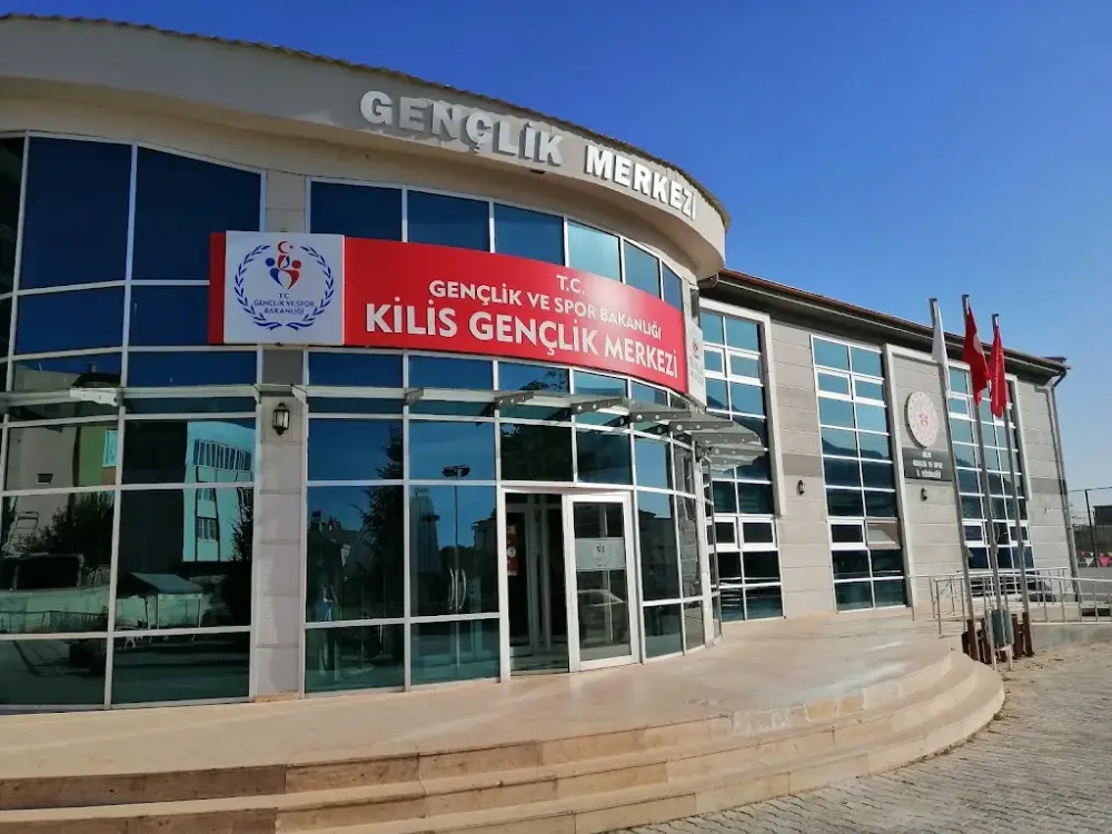 Kilis Gençlik Merkezi — Yüzme Havuzları, Merkez · fotoğraf 2