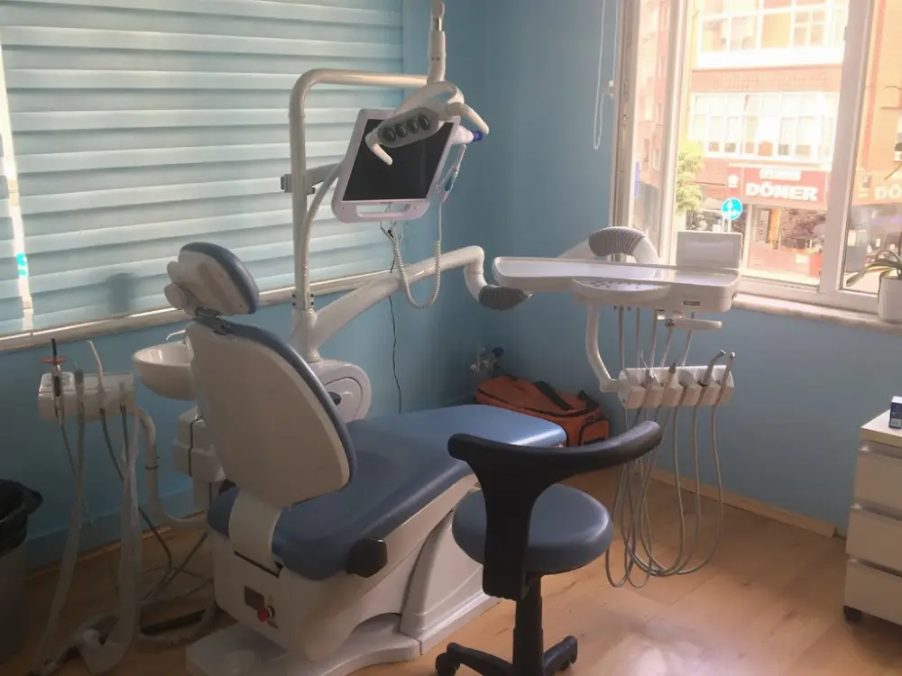 Diş Hekimi Mükremin Emirhan Algül — Diş Hekimleri, Kağıthane · fotoğraf 2