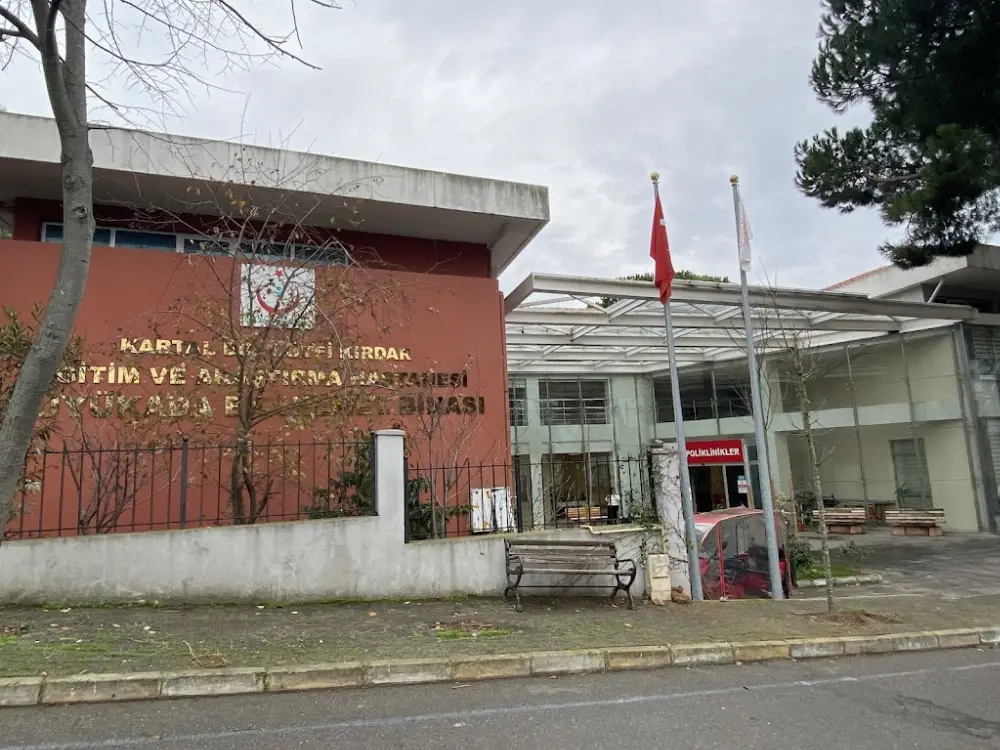 Kartal Lütfi Kırdar Eğitim ve Araştırma Hastanesi Büyükada Ek Hizmet Binası — Diş Hekimleri, Adalar · fotoğraf 2