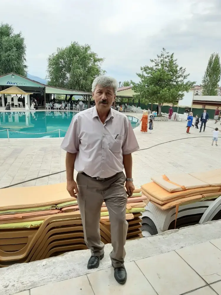 Akıntepe Düğün Salonu Ve Yüzme Havuzu — Yüzme Havuzları, Merkez · fotoğraf 4