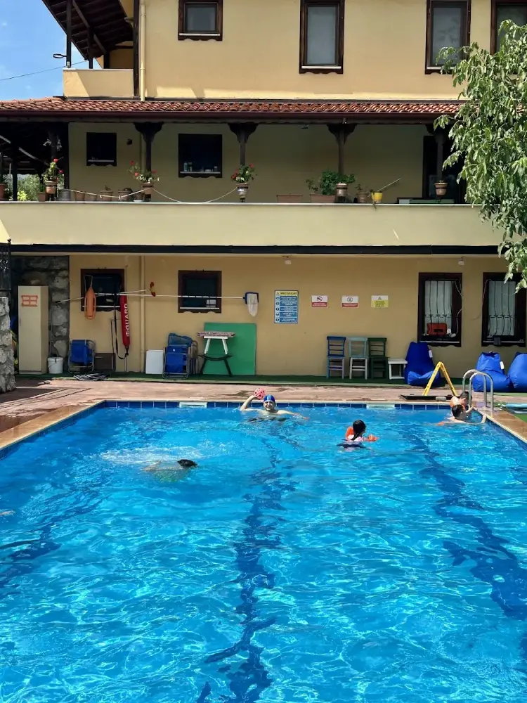 MAVİ HAVUZ -BAYANLARA ÖZEL YÜZME HAVUZU — Yüzme Havuzları · fotoğraf 5