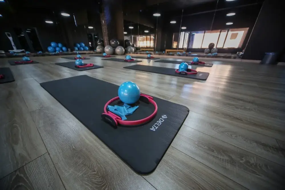 Çebioğlu Aura Fitness & Spa — Yüzme Havuzları, Merkez · fotoğraf 2