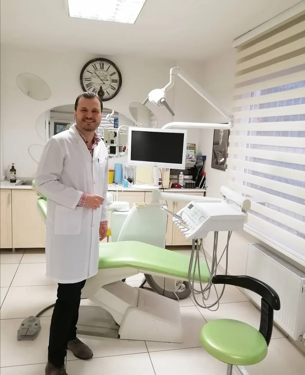 Uzman Diş Hekimi Dr. İlkan Çelik | Kadıköy / Göztepe Diş Hekimi | Kanal Tedavisi Uzmanı / Endodontist | Göztepe Diş Kliniği — Diş Hekimleri, Kadıköy · fotoğraf 1