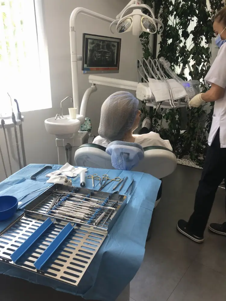Dr. Dt. Berrin Örs Oruğ — Diş Hekimleri, Kadıköy · fotoğraf 2