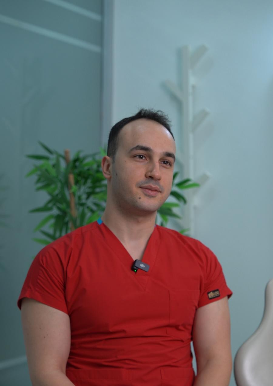 Diş Hekimi Engin Aytur