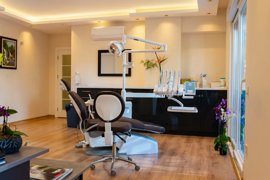 Uzm. Dt. Asena Türedi Alptekin (Dr. A.T. A. Dental Clinic) — Diş Hekimleri, Kadıköy · fotoğraf 1