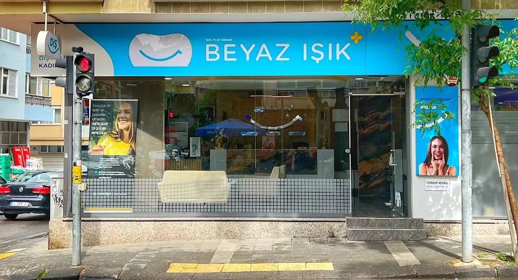 Beyaz Işık Diş Polikliniği Kadıköy — Diş Hekimleri, Kadıköy · fotoğraf 1
